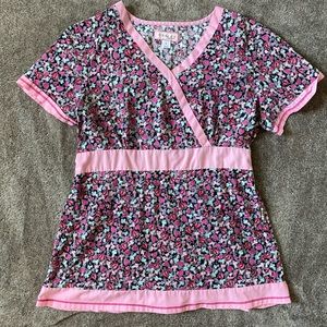 Koi pink hearts and locks scrub top large